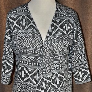 NWOT Gina Louise Aztec Grey & Black Open Coat